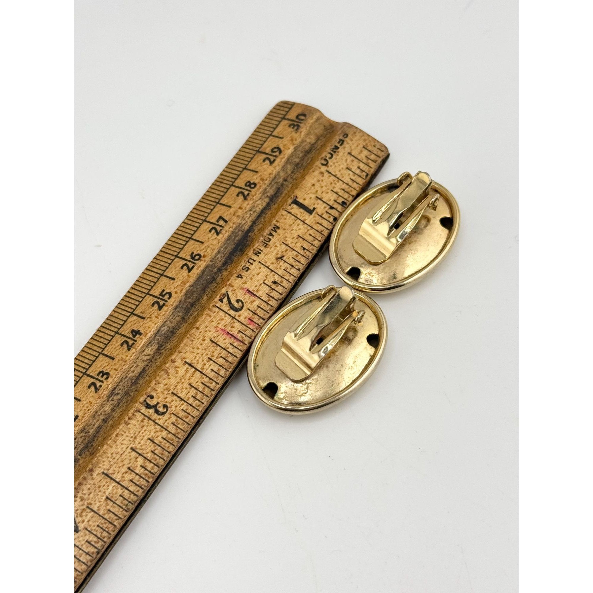 Vintage Vintage brushed gold tone clip on earrings Size ONE SIZE - 4 Thumbnail