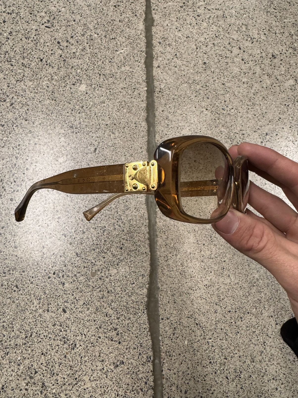 Louis Vuitton Louis Vuitton ‘Honeycomb’ Brown Speckled Sunglasses Size ONE SIZE - 3 Thumbnail