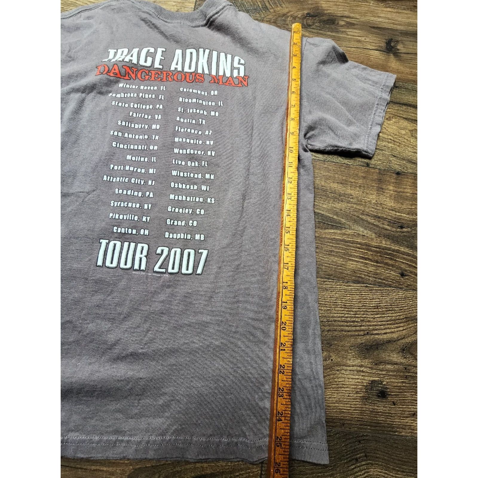 Gildan Trace Adkins "Dangerous Man" Tour Concert T Shirt M Mens Retro 2007 Double Sided Size US M / EU 48-50 / 2 - 3 Thumbnail