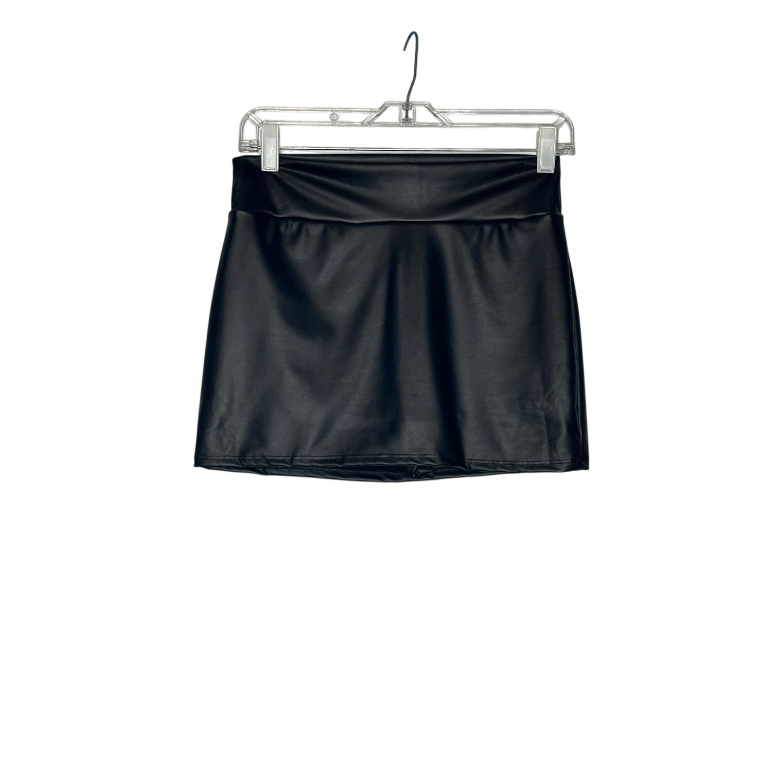 Fashion Nova Fasihon Nova black faux leather mini skort size medium Size 27" / US 4 / IT 40 - 12 Thumbnail