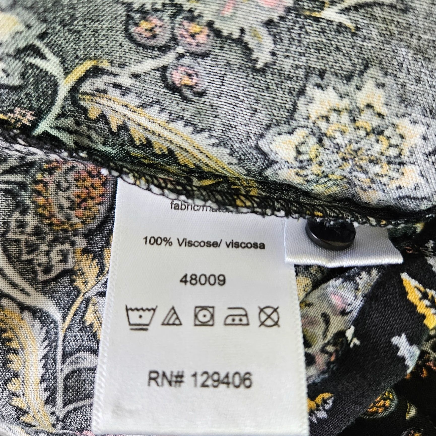 Vintage Lascana for Venus Womens Top Sz Medium Black Pink Floral Viscose Long Sleeve Shirt Blouse Womens M Black Floral Viscose Long Sleeve Size M / US 6-8 / IT 42-44 - 4 Thumbnail