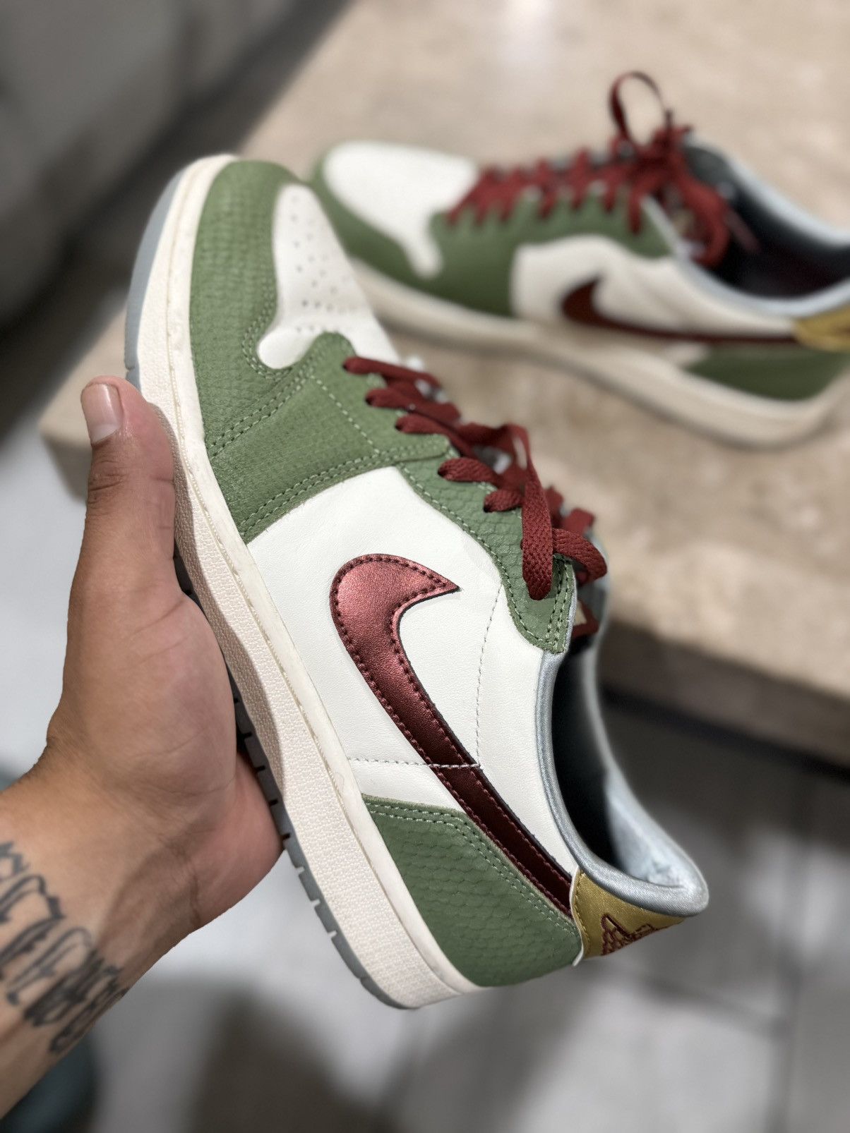 Jordan Brand Jordan 1 year of the dragon Size US 10.5 / EU 43-44 - 2 Thumbnail