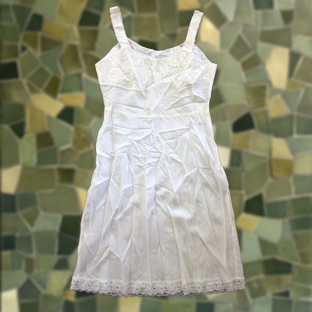 Vintage VINTAGE Lady Lynne Ivory Lace Spaghetti Strap Long Slip Nightgown Dress Medium Size M / US 6-8 / IT 42-44 - 1 Thumbnail