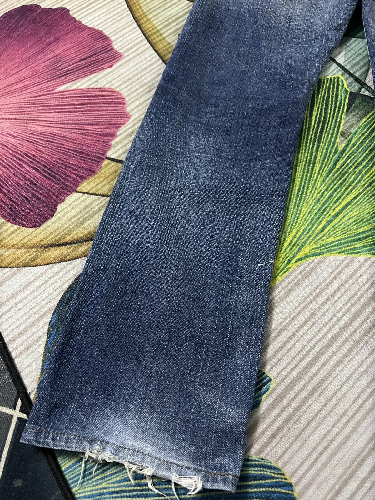 Levi's VINTAGE LEVIS 505 DISTRESSED JEANS Size US 32 / EU 48 - 16 Thumbnail