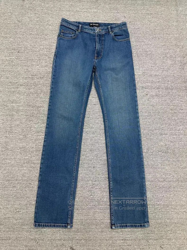 Balenciaga Balenciaga Straight Leg Jeans Size US 29 - 1 Thumbnail