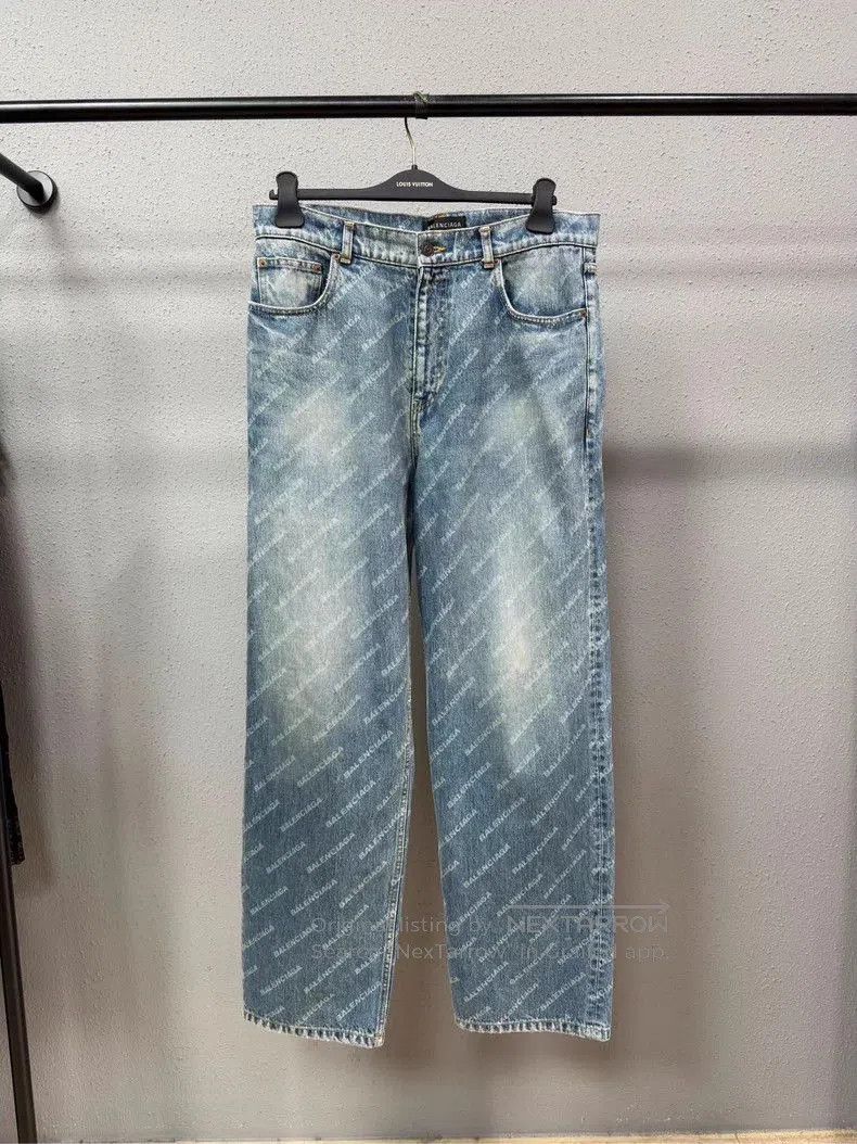 Balenciaga Balenciaga All-Over Print Bullet Screen Jeans. Size US 27 - 1 Thumbnail