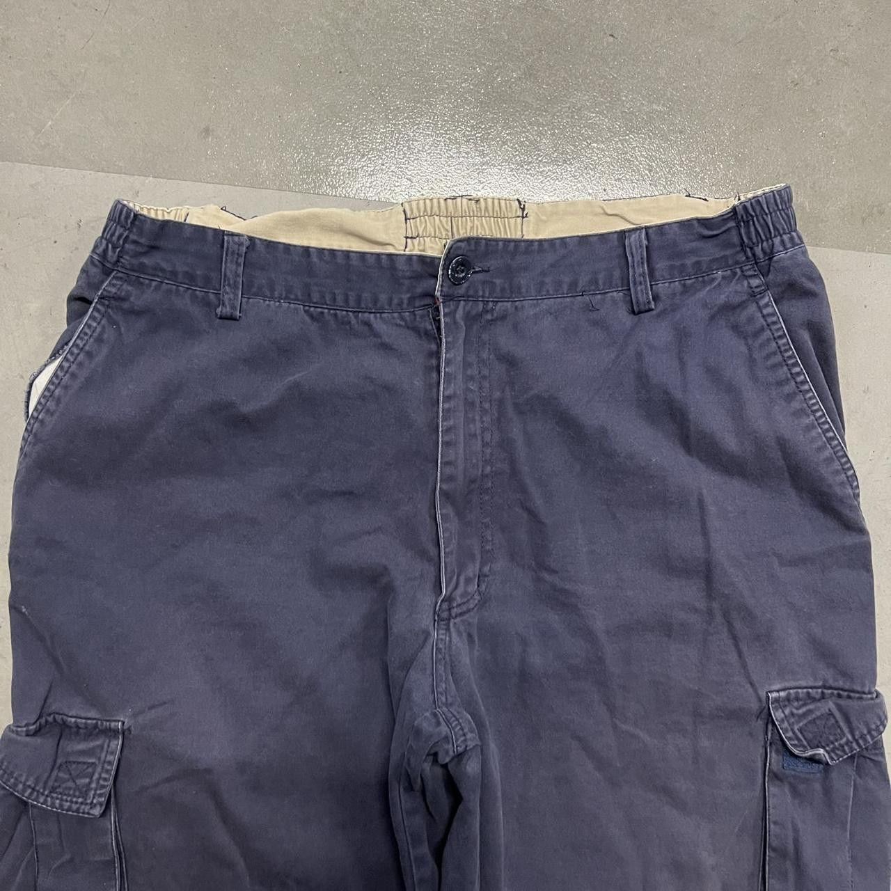 Vintage Vintage Y2K/2000s Really Nice Sun Fade Navy Blue Cargo Shorts With a baggy Fit! Size US 36 / EU 52 - 3 Thumbnail