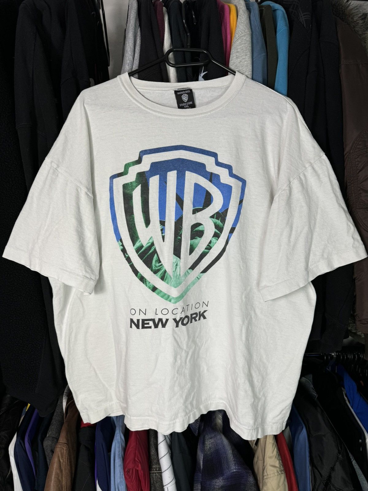 Vintage × Warner Bros Vintage 1995 Warner Bros New York Single Stitch Tees Boxy Size US XXL / EU 58 / 5 - 1 Thumbnail