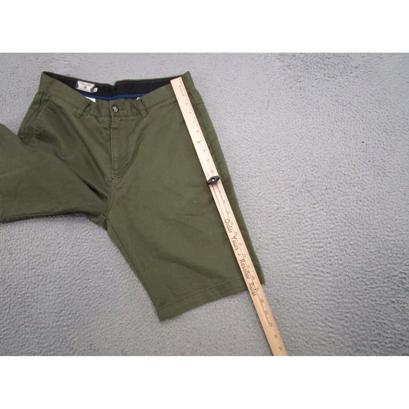 Volcom Volcom Chino Shorts Mens 31 Green Solid Flat Front Stretch Pockets Casual Summer 2000s Y2K Modern Men Size US 31 - 6 Thumbnail