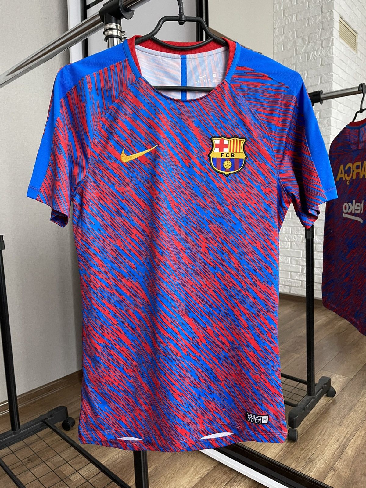 Other 2017/2018 Nike FC Barcelona Training Soccer Jersey T-Shirt Size US S / EU 44-46 / 1 - 1 Thumbnail
