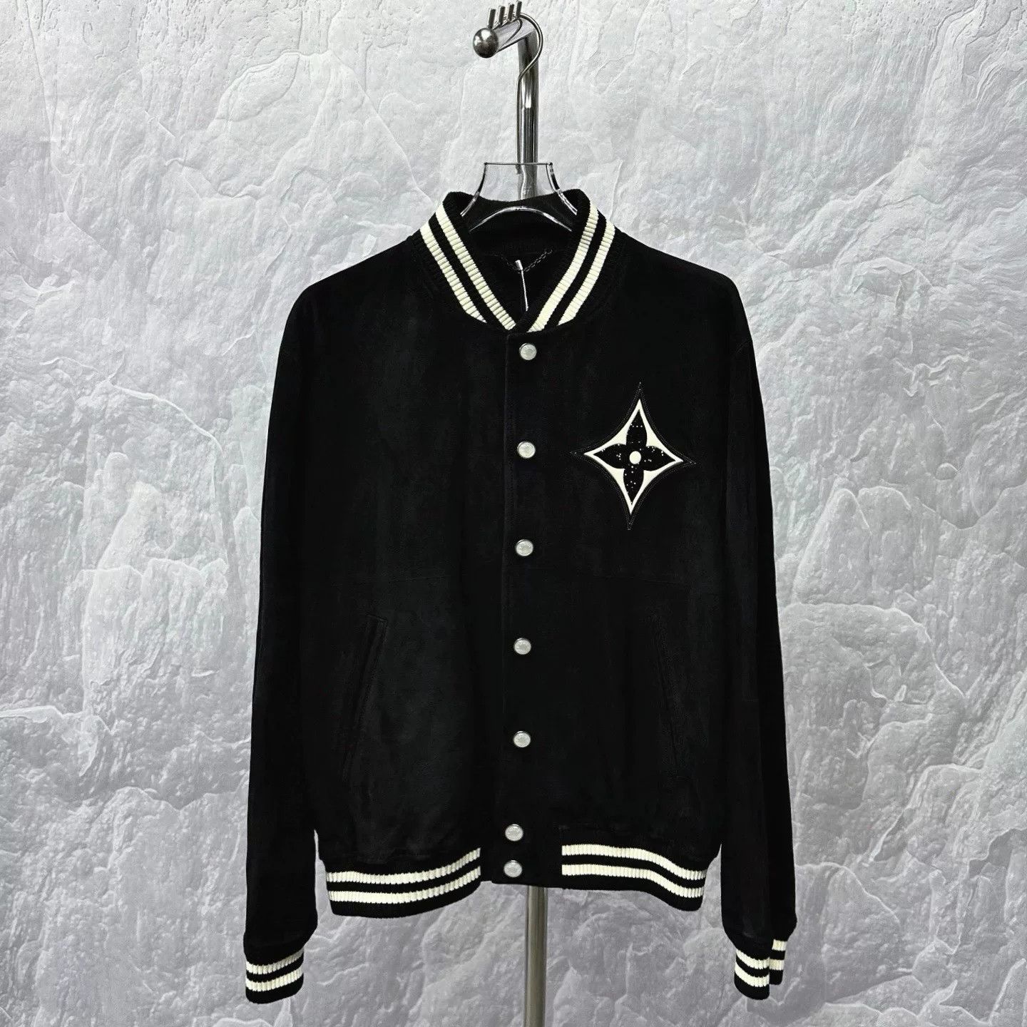 Louis Vuitton new louis vuitton black baseball jacket Size US L / EU 52-54 / 3 - 1 Thumbnail