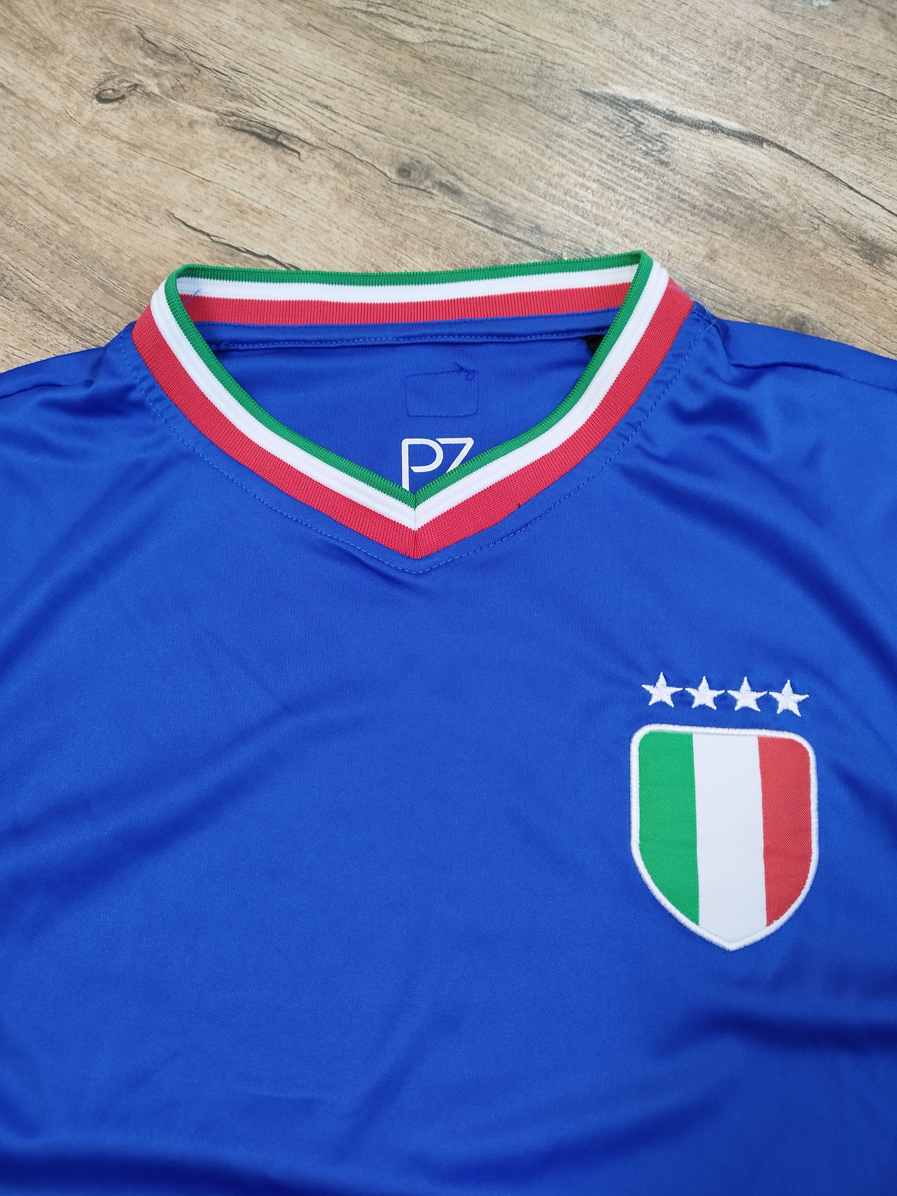 Other Italia Football Jersey Jersey T-Shirt Size M Italy Soccer Size US M / EU 48-50 / 2 - 4 Thumbnail