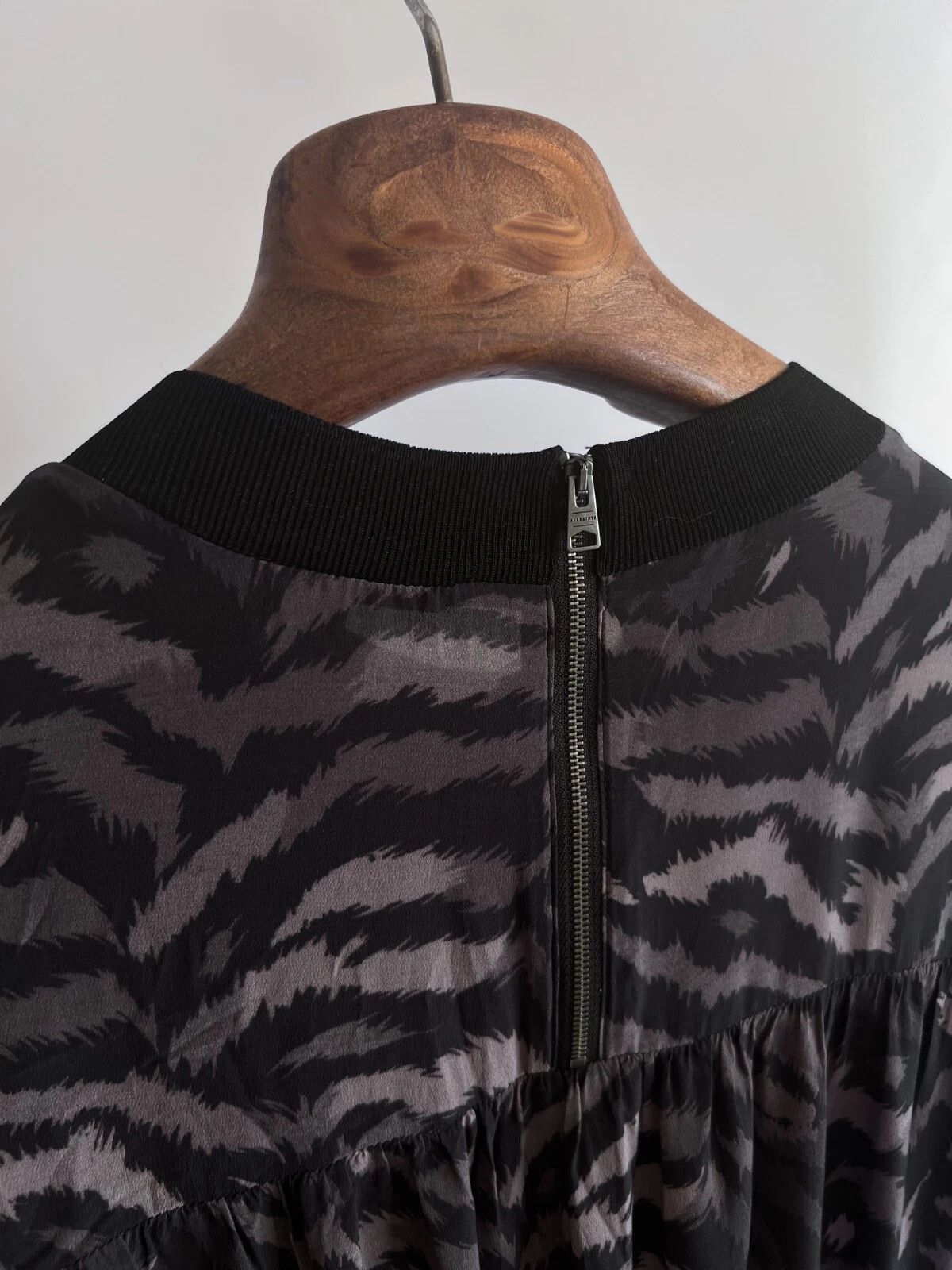 Allsaints AllSaints Fayre Remix Print Crepe Midi Dress Long Sleeves Size M / US 6-8 / IT 42-44 - 13 Thumbnail