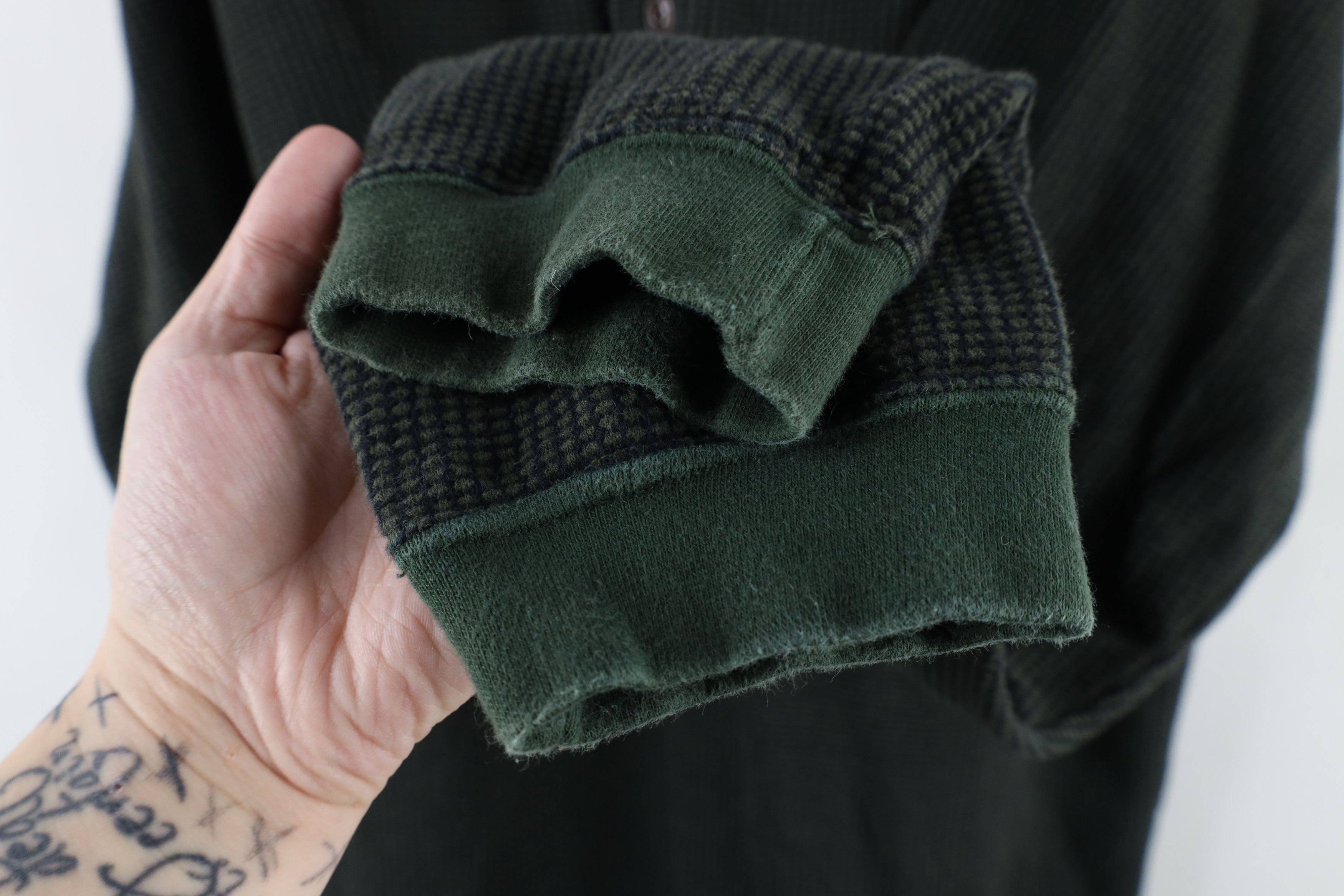 Vintage Vintage 90s Streetwear Thermal Waffle Knit Henley T-Shirt Size US L / EU 52-54 / 3 - 7 Thumbnail