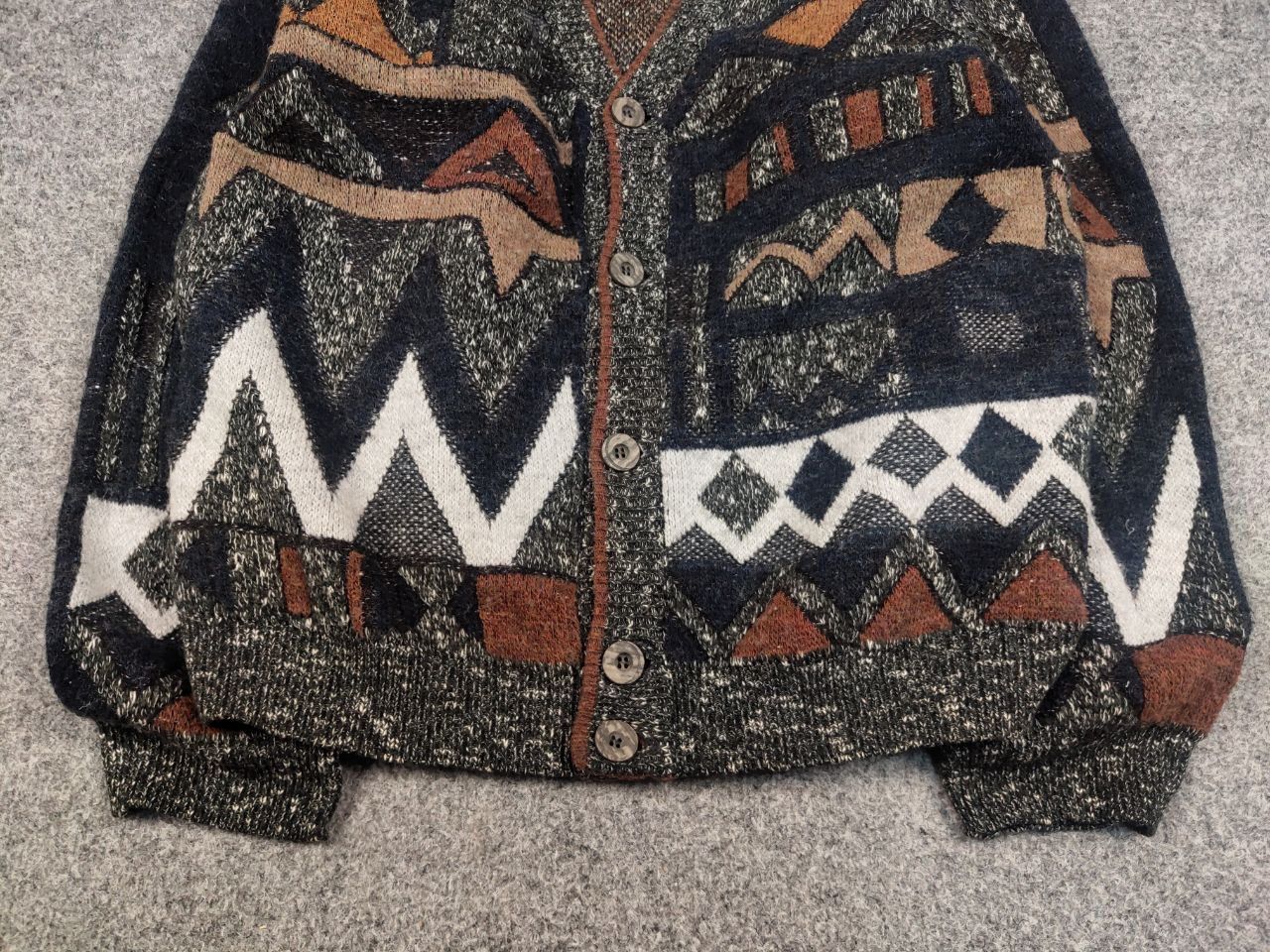 Japanese Brand Vintage 90's Japanese Style Knit Art Gray Pattern Cardigan Size US L / EU 52-54 / 3 - 9 Thumbnail