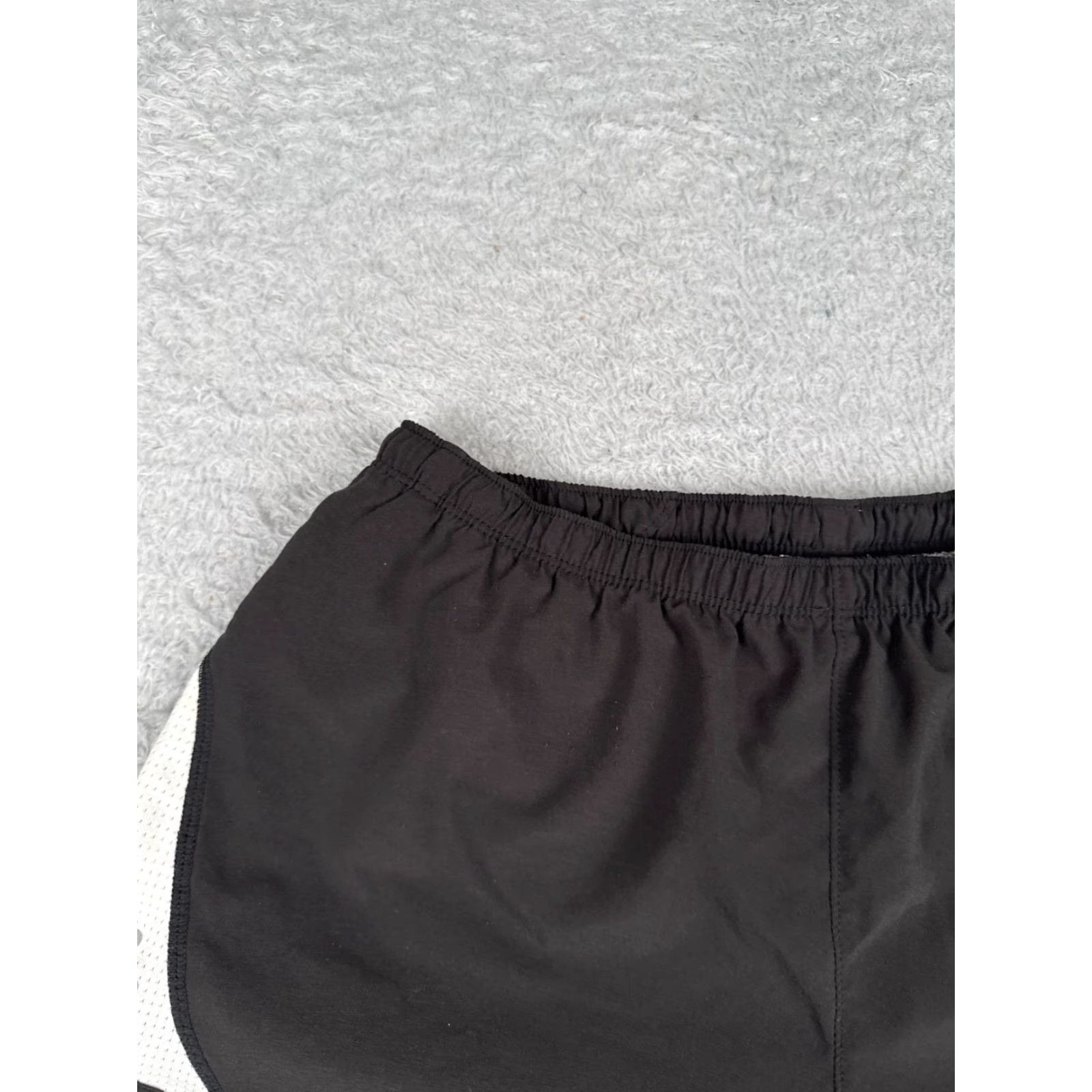 The North Face The North Face Shorts Women Medium Black White Track Sweat Lined Flight Series Size 32" / US 10 / IT 46 - 4 Thumbnail
