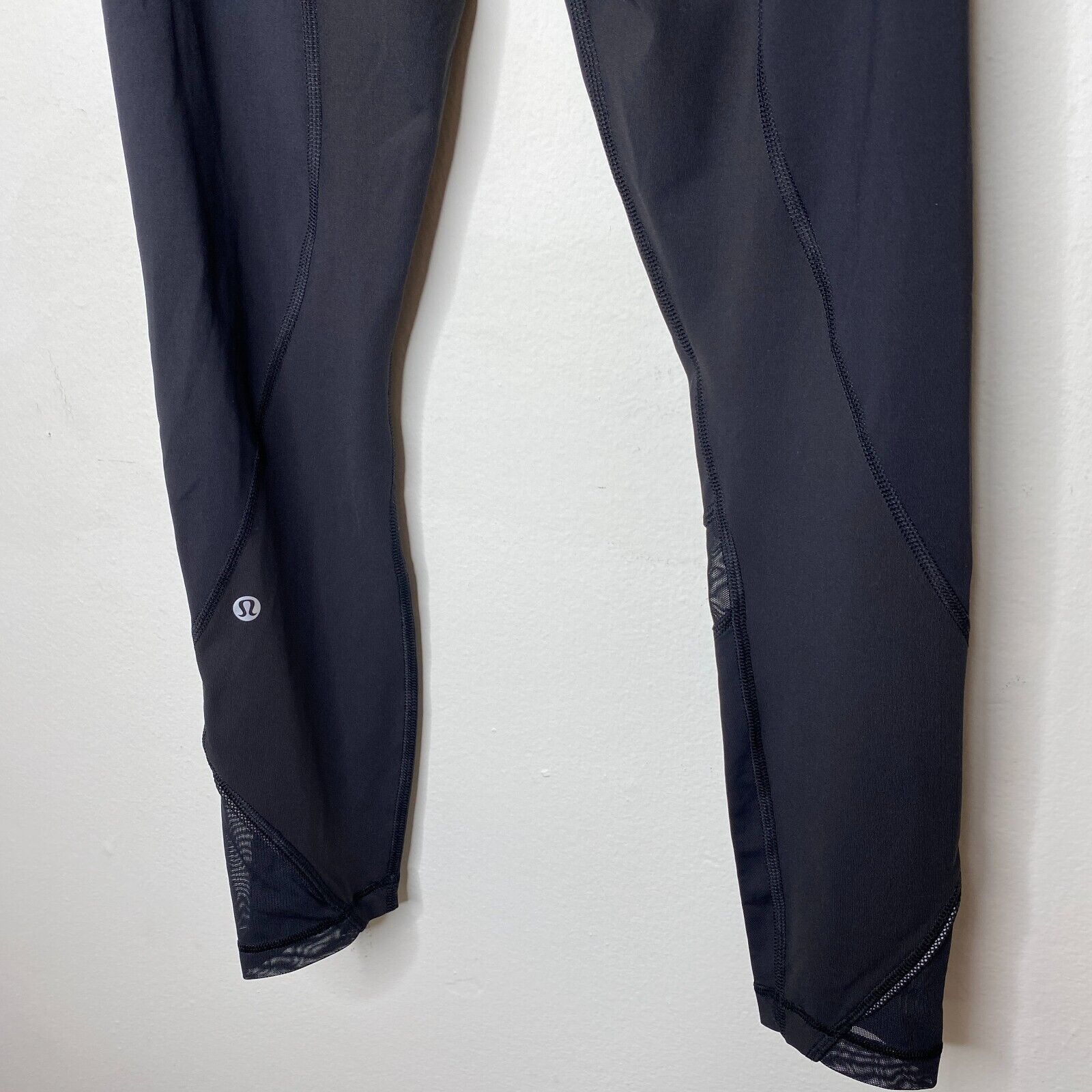 Lululemon Lululemon Black Side Zip Pockets Mesh Detail 7/8 Leggings 4 Size 27" / US 4 / IT 40 - 7 Thumbnail