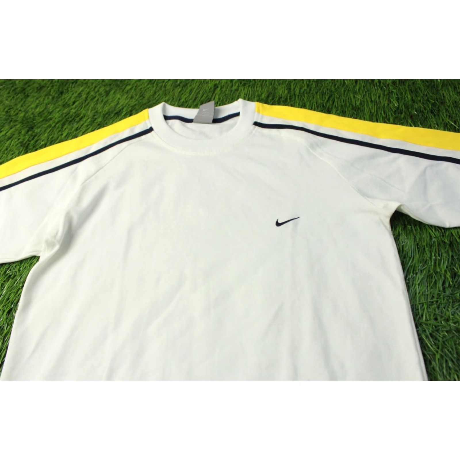 Nike NIKE Shirt M White Black Yellow 2005 vtg Casual Crew Neck Short Sleeve Jersey T-Shirt Men Medium User-Provided Details Size US M / EU 48-50 / 2 - 2 Thumbnail