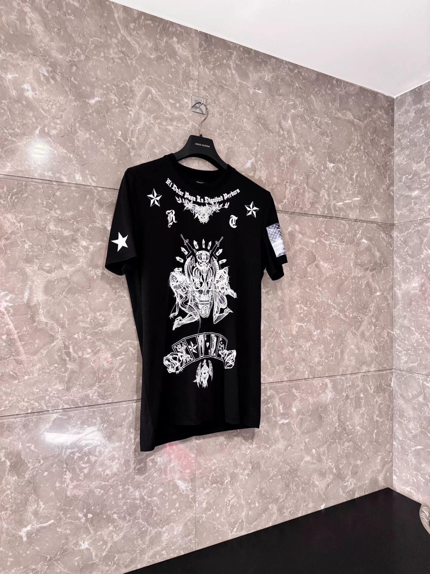 Givenchy Givenchy Black Graffiti Short-Sleeve T-Shirt Size US S / EU 44-46 / 1 - 1 Thumbnail