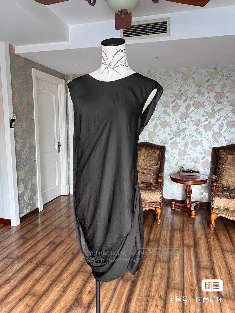 Helmut Lang Helmut Lang size 4 Tank Style Blackish Gray Asymmetrical Dr Size S / US 4 / IT 40 - 2 Thumbnail