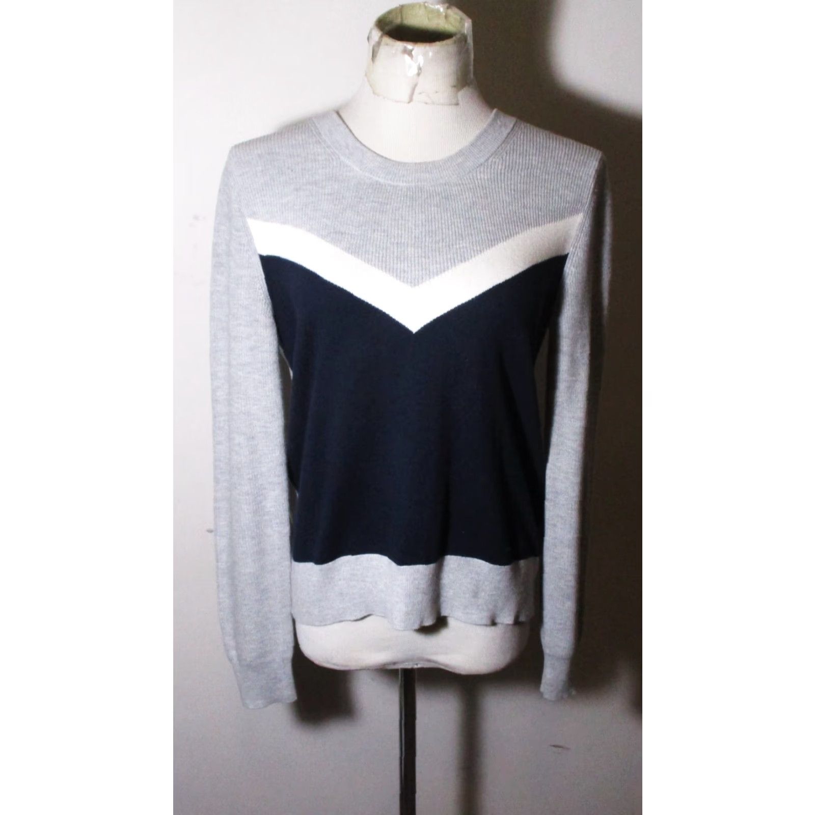 Banana Republic Banana Republic Gray Blue Cotton Long Sleeve Sweater S Women Crew Neck Pullover All Seasons Size S / US 4 / IT 40 - 2 Thumbnail