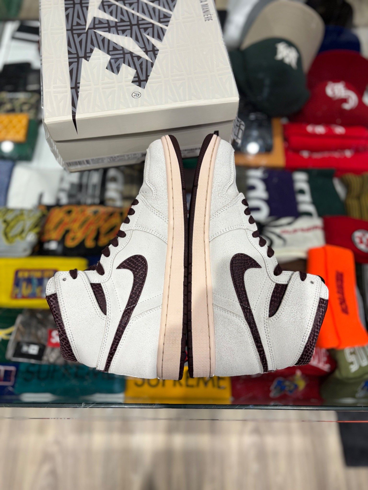 Jordan Brand Jordan 1 High OG A Ma Maniere Size US 10.5 / EU 43-44 - 5 Thumbnail