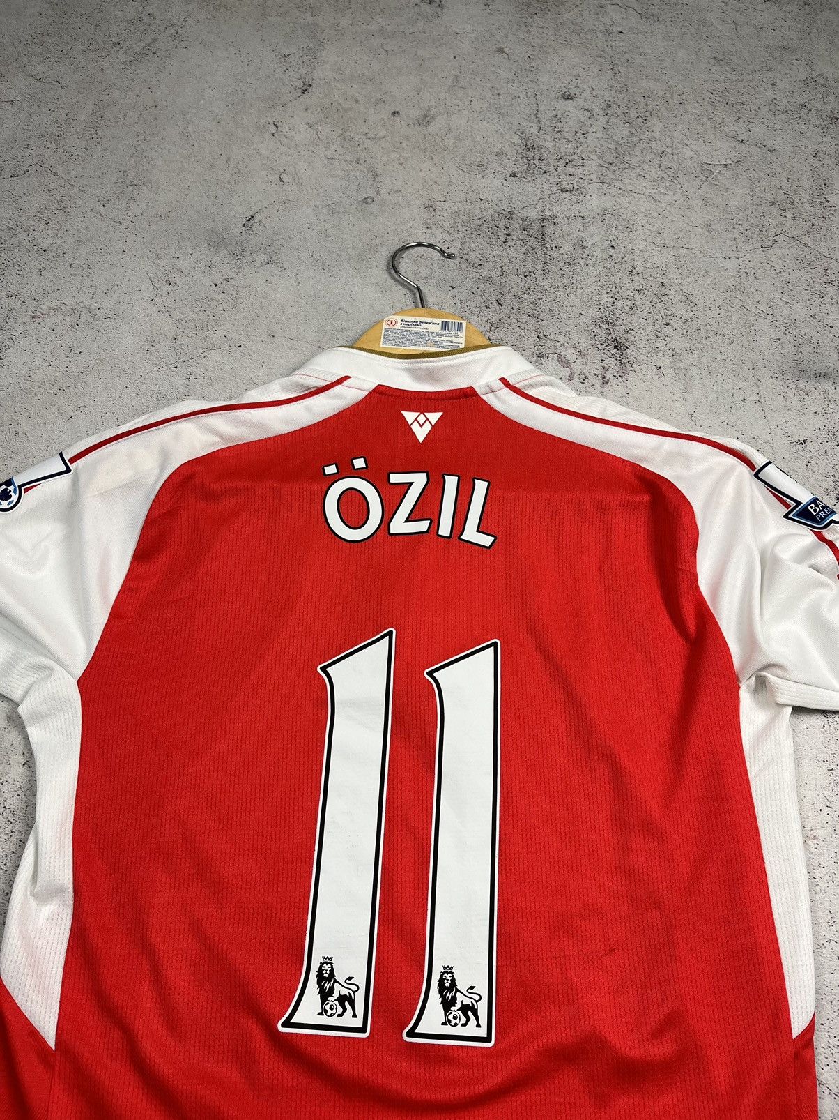Puma Puma Arsenal Home 2015/16 Long Sleeve 11 Ozil Soccer Jersey Size US S / EU 44-46 / 1 - 9 Thumbnail