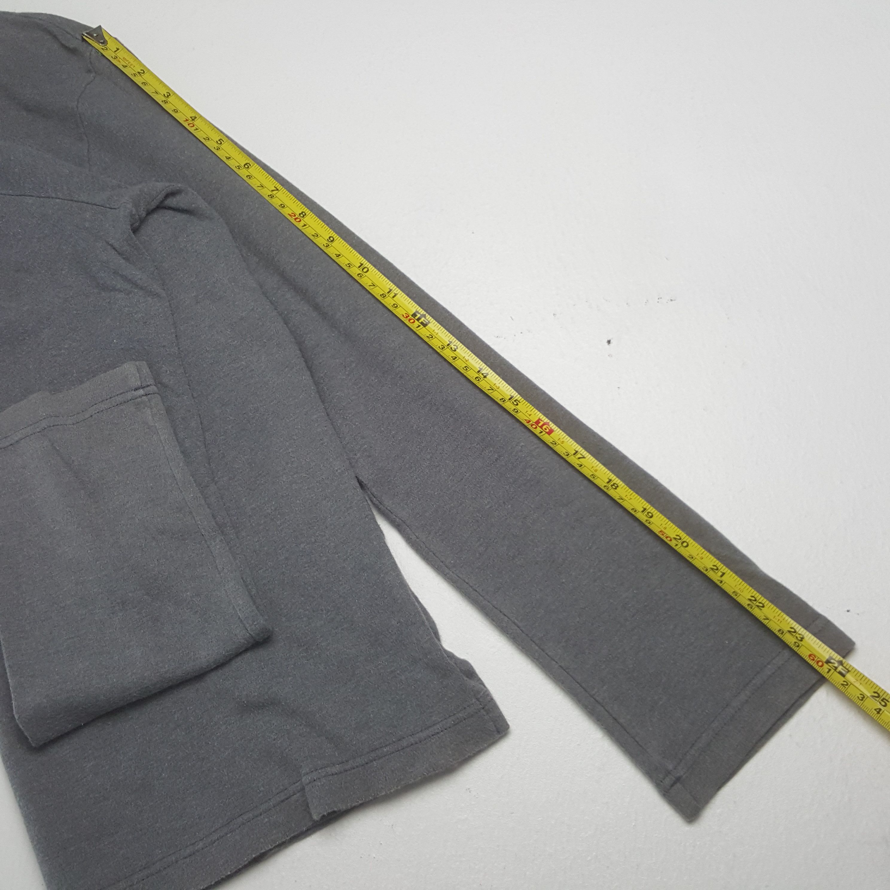 Burberry Vintage Burberry Turtle Neck Tshirt C319N33 Size US M / EU 48-50 / 2 - 6 Thumbnail