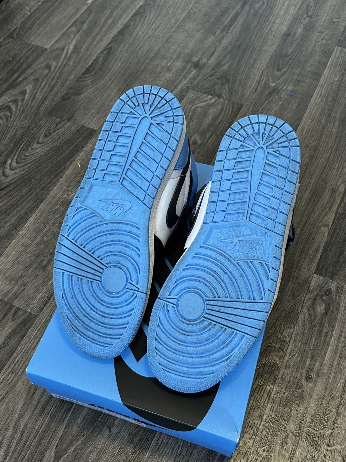 Nike Air Jordan 1 Retro High OG “UNC Toe” w/ Box + Extra Laces Size US 10.5 / EU 43-44 - 5 Thumbnail