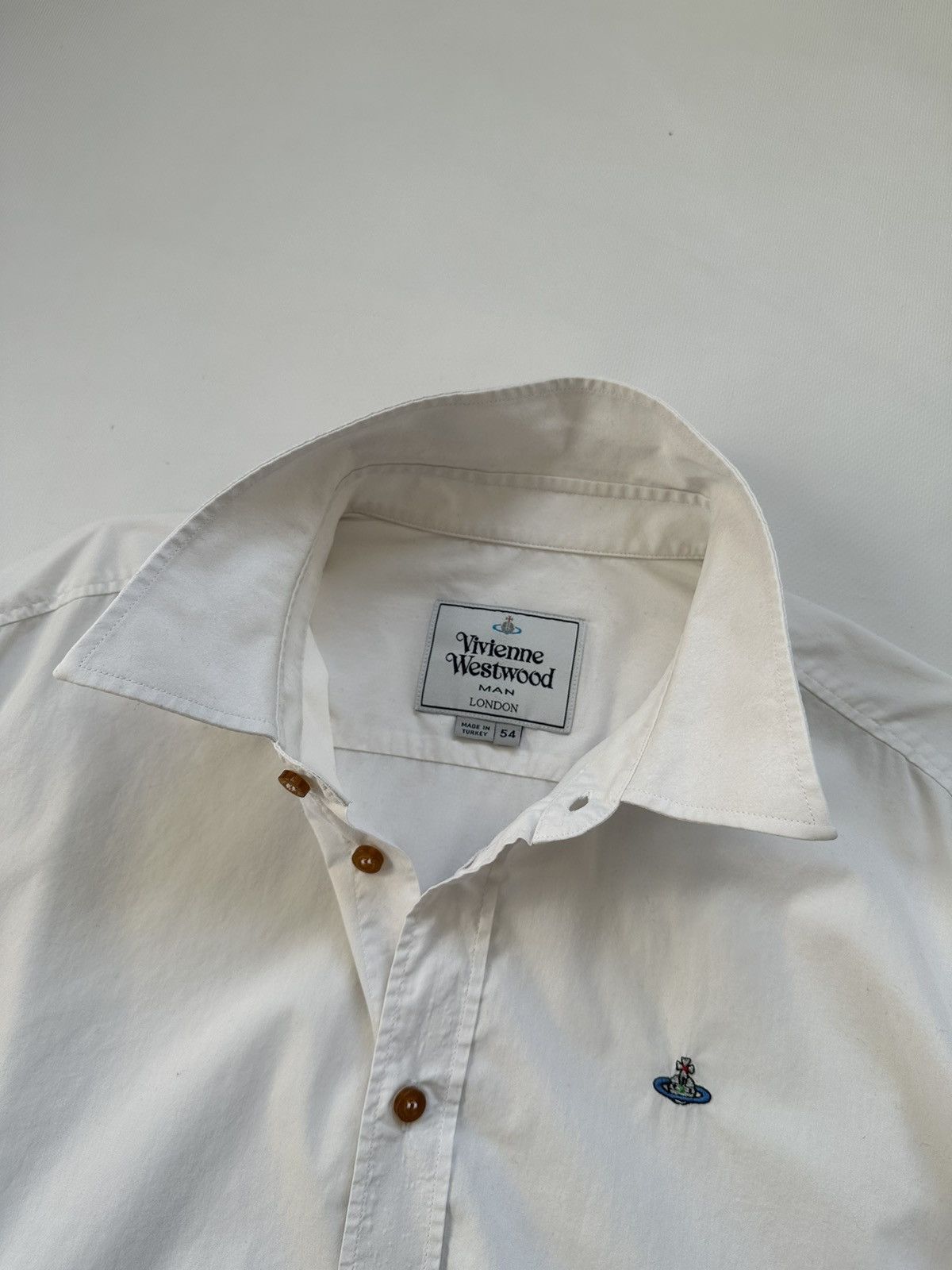 Vivienne Westwood Vintage Vivienne Westwood White Classic Buttons Shirt Size US L / EU 52-54 / 3 - 7 Thumbnail