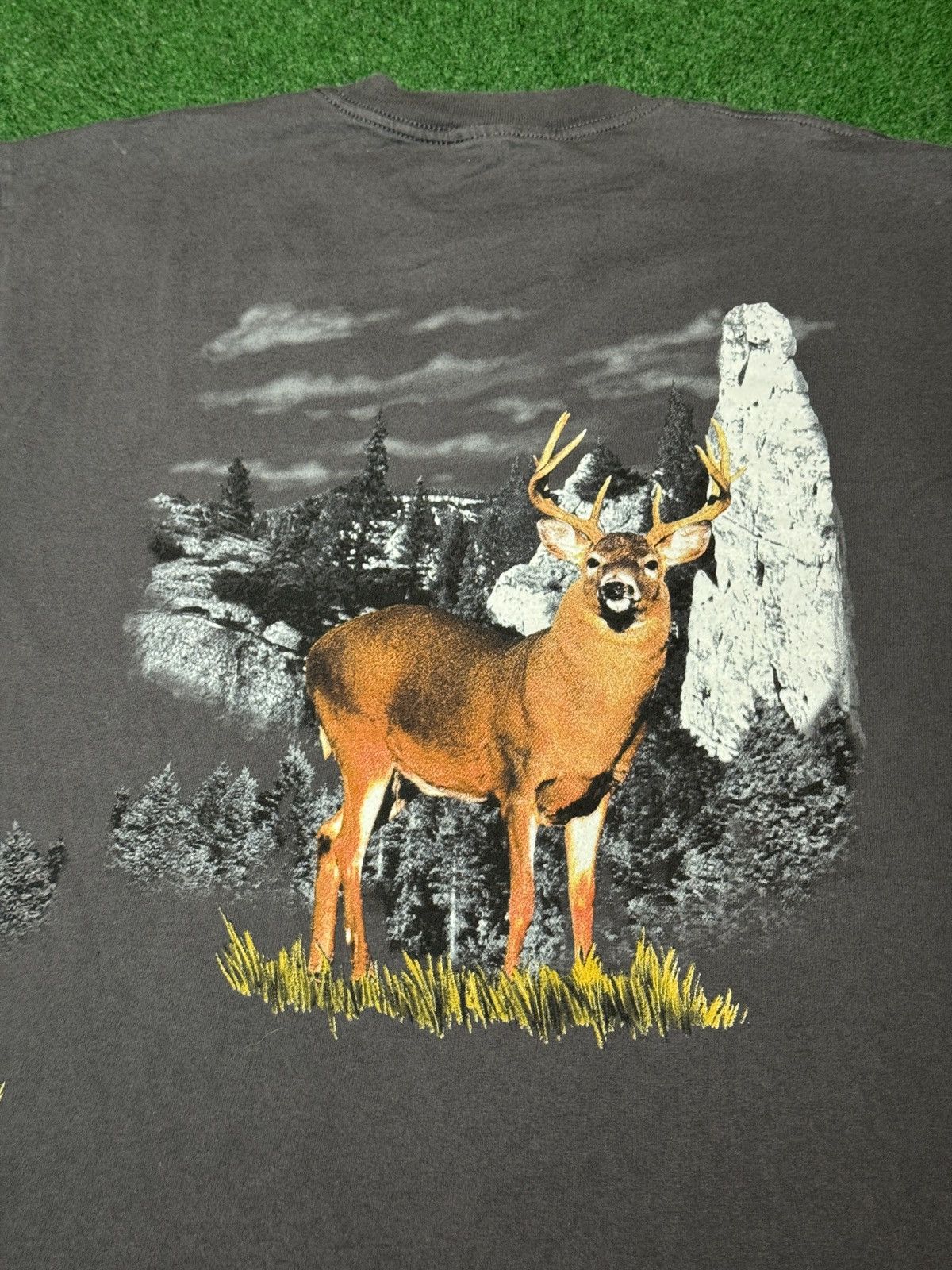 Vintage Vintage Deer Buck Nature Animal Print Wrap Around T Shirt Size US L / EU 52-54 / 3 - 4 Thumbnail