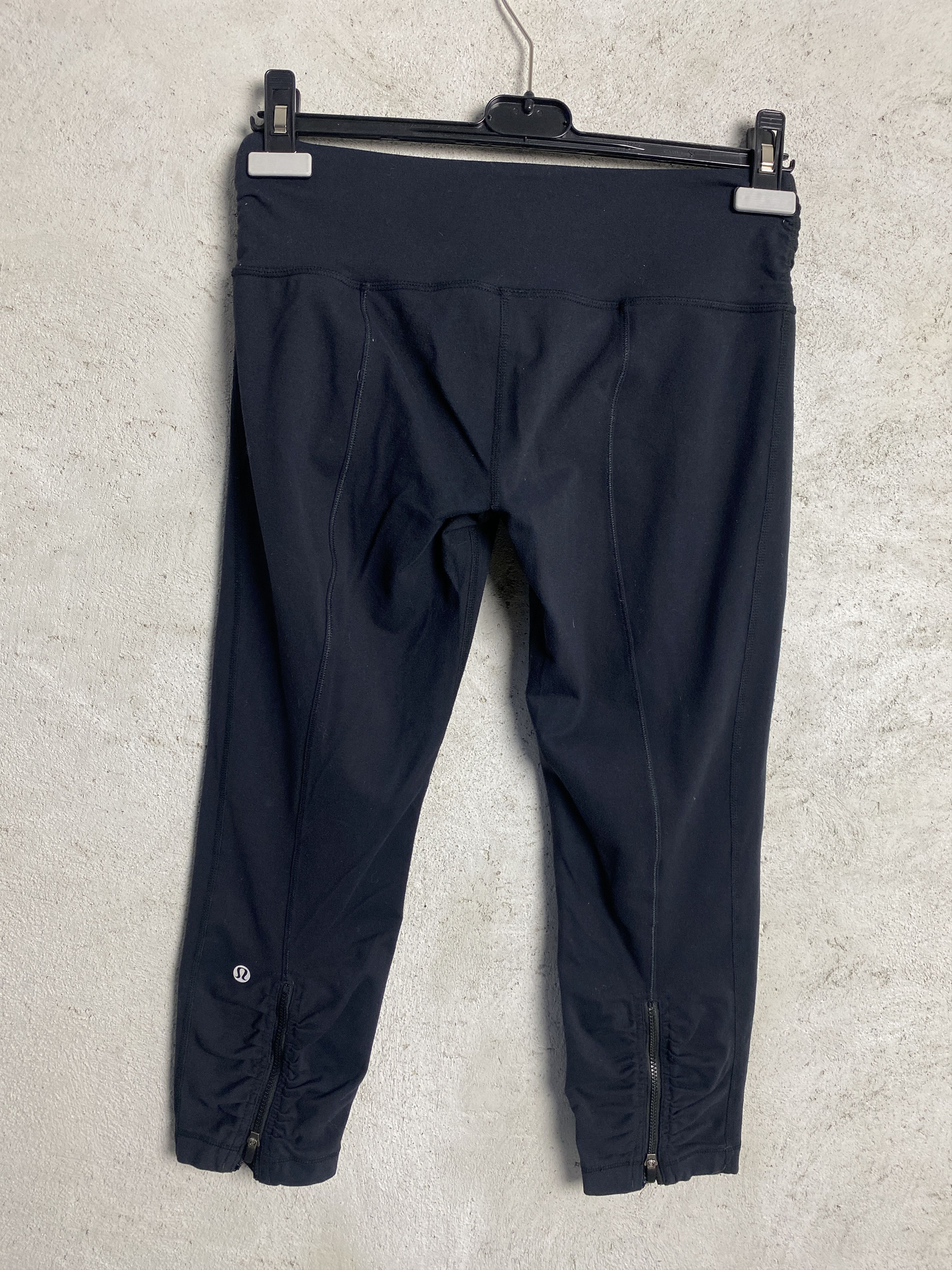 Lululemon Lululemon capri zippers leggings yoga pilates Size 30" / US 8 / IT 44 - 1 Thumbnail