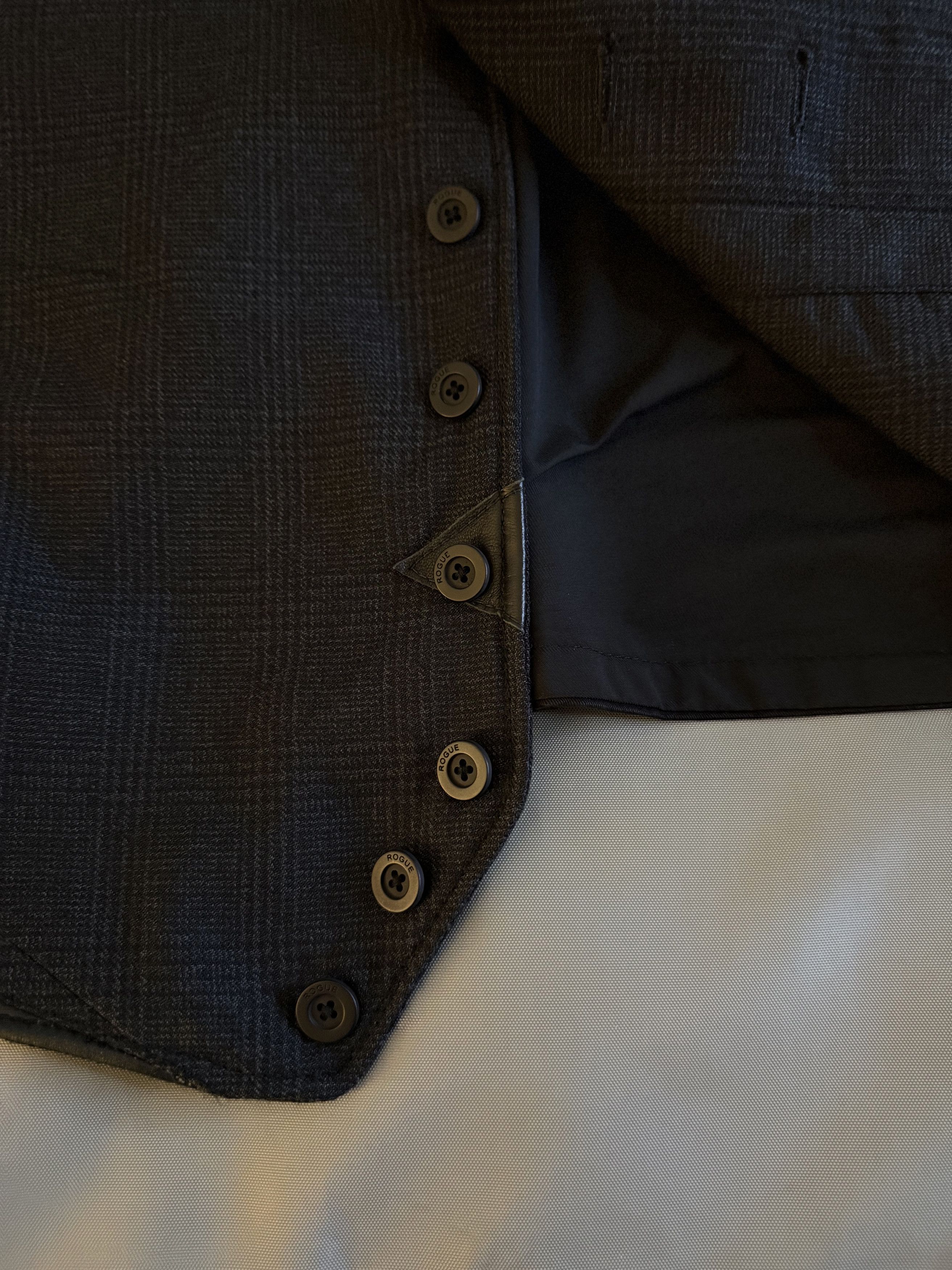Rogue Effortless Cool ROGUE Leather Accent Vest, Badass Details Size 40R - 18 Thumbnail