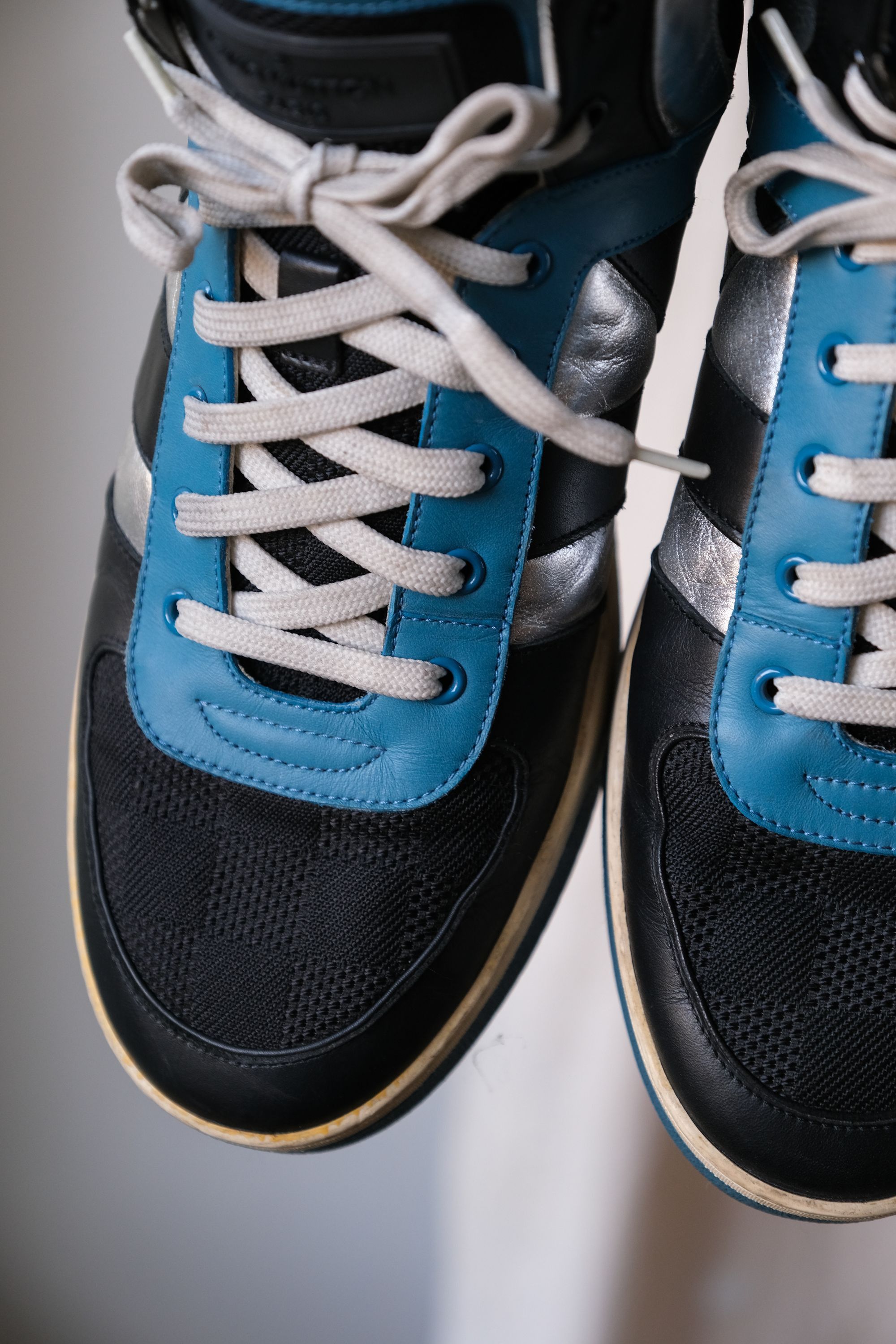 Louis Vuitton LOUIS VUITTON High Top Leather Sneakers Size US 8.5 / EU 41-42 - 2 Thumbnail