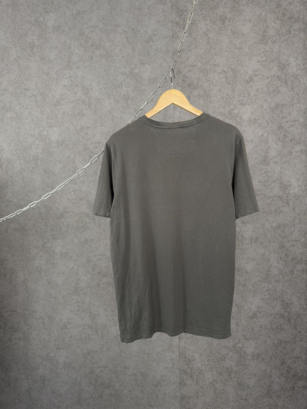 Designer × Hugo Boss Hugo Boss big center logo tee Size US L / EU 52-54 / 3 - 7 Thumbnail