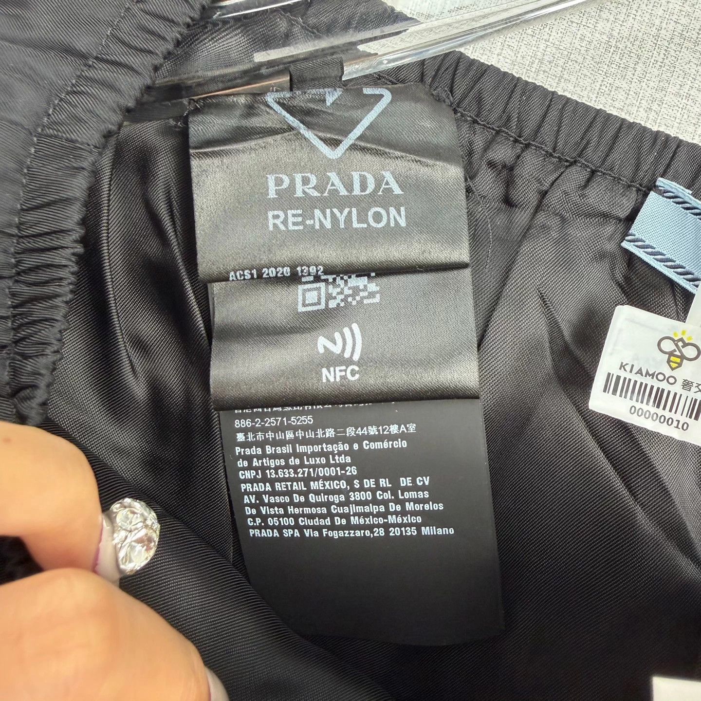 Prada Prada Nylon Triangle Label Mini Skirt Size 26" / US 2 / IT 38 - 4 Thumbnail