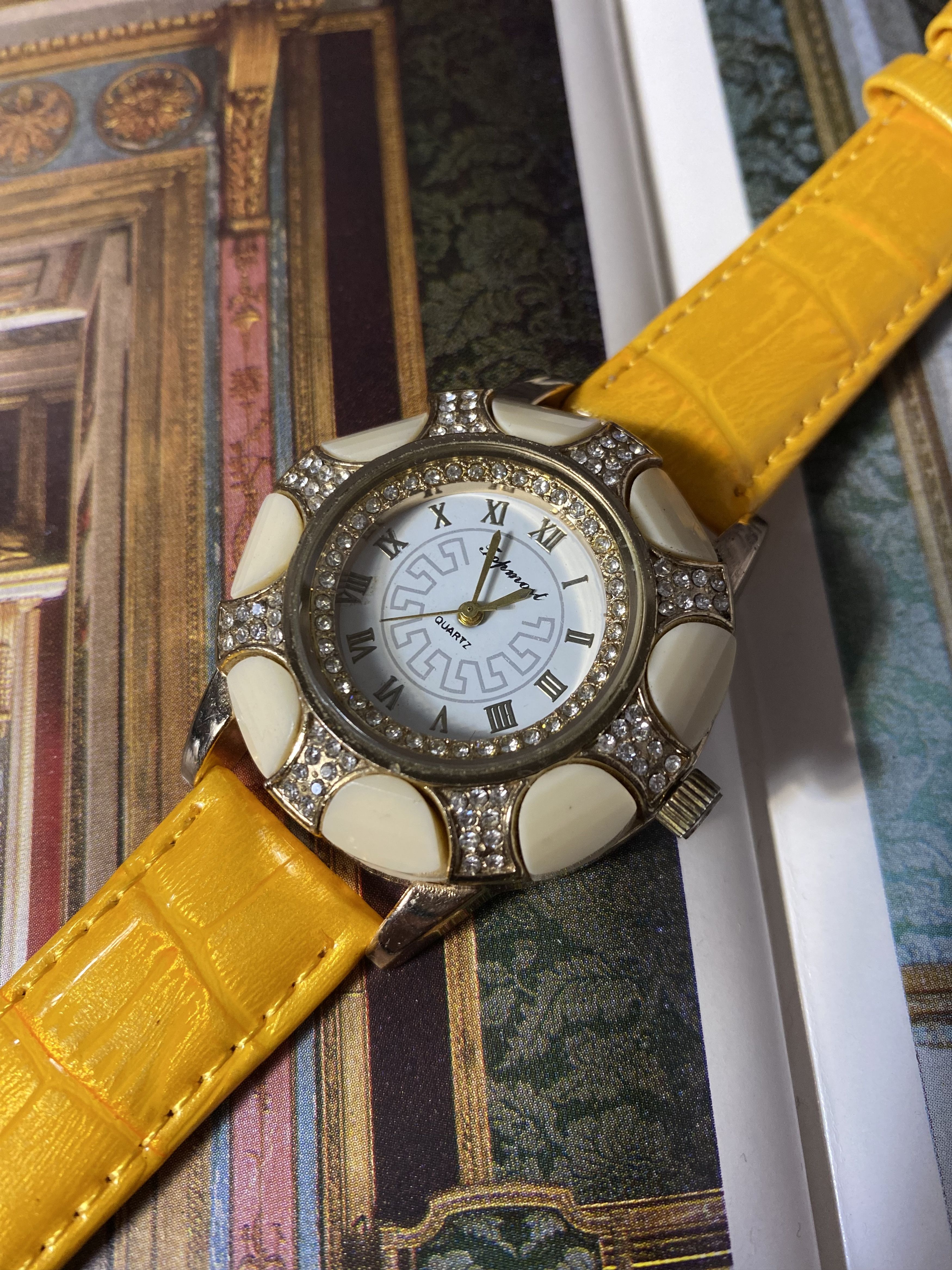 Japanese Brand × Jewelry × Vintage Women’s Watch with Yellow Strap - Elegance Size ONE SIZE - 2 Thumbnail