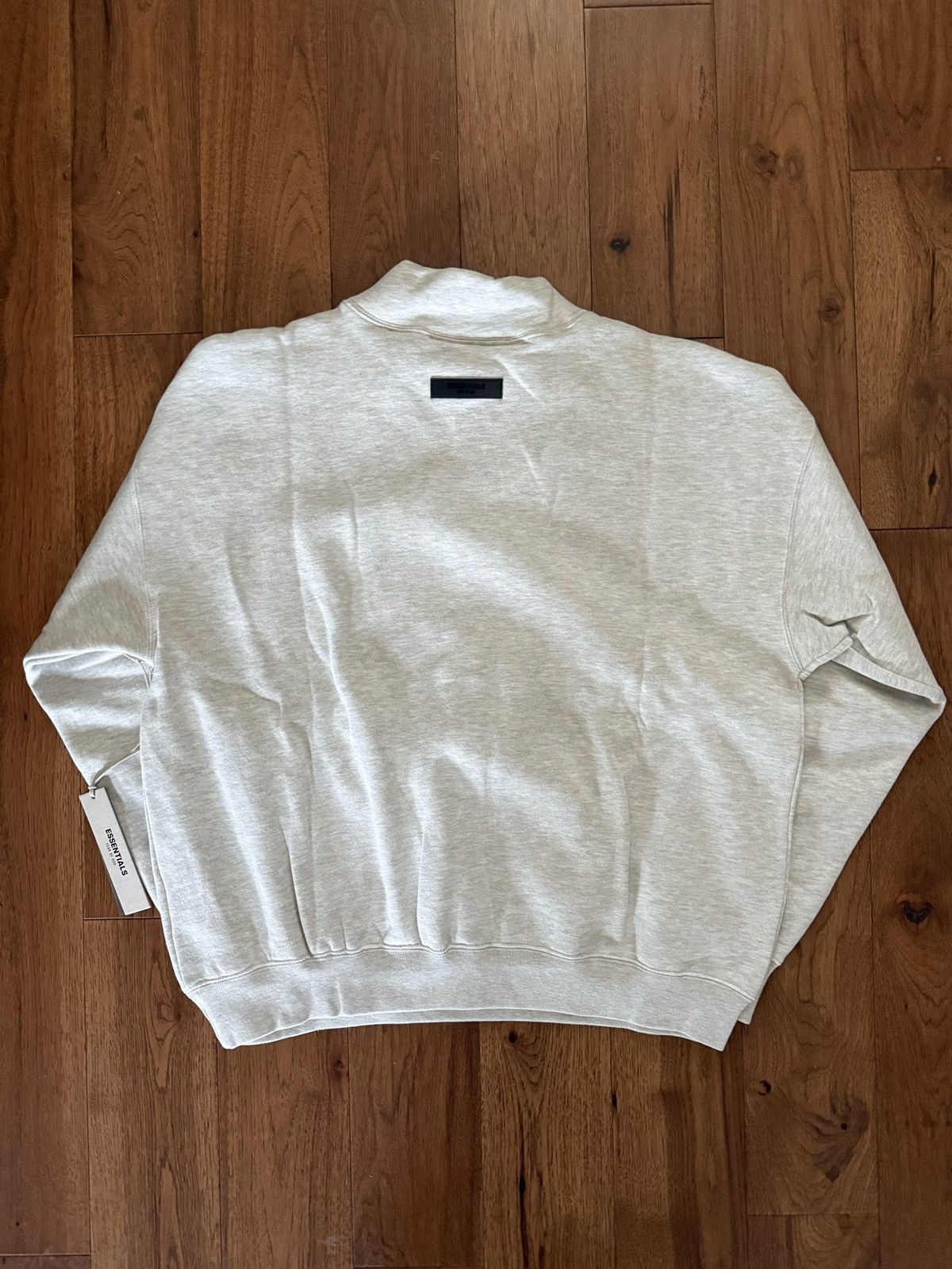 Essentials × FOG × Fear of God Fear of God Essentials Mockneck Sweatshirt Light Oatmeal Size US M / EU 48-50 / 2 - 2 Thumbnail
