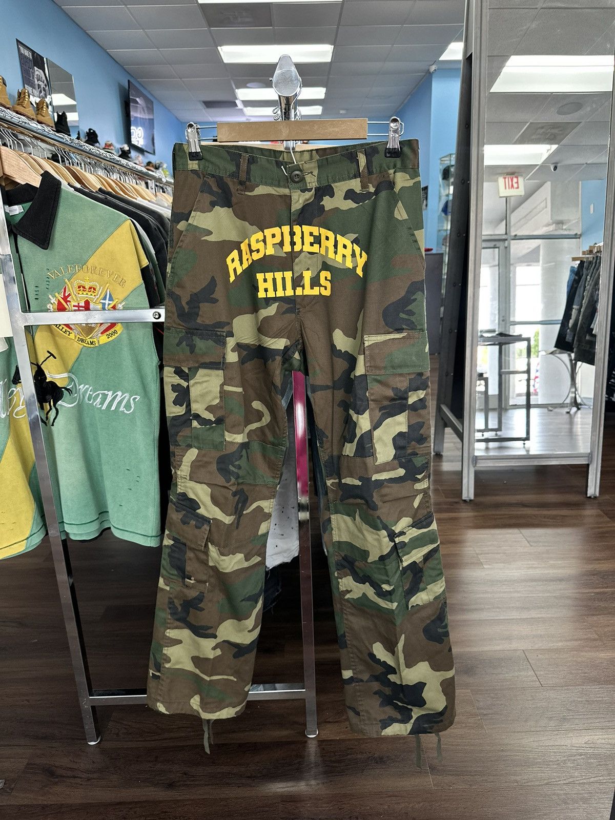 The GV Gallery Gv Gallery Army Cargos Camo Size US 28 / EU 44 - 1 Thumbnail