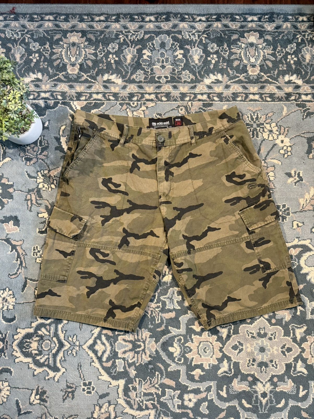 Ecko Unltd. Camo Cargo Shorts Size US 36 / EU 52 - 1 Thumbnail