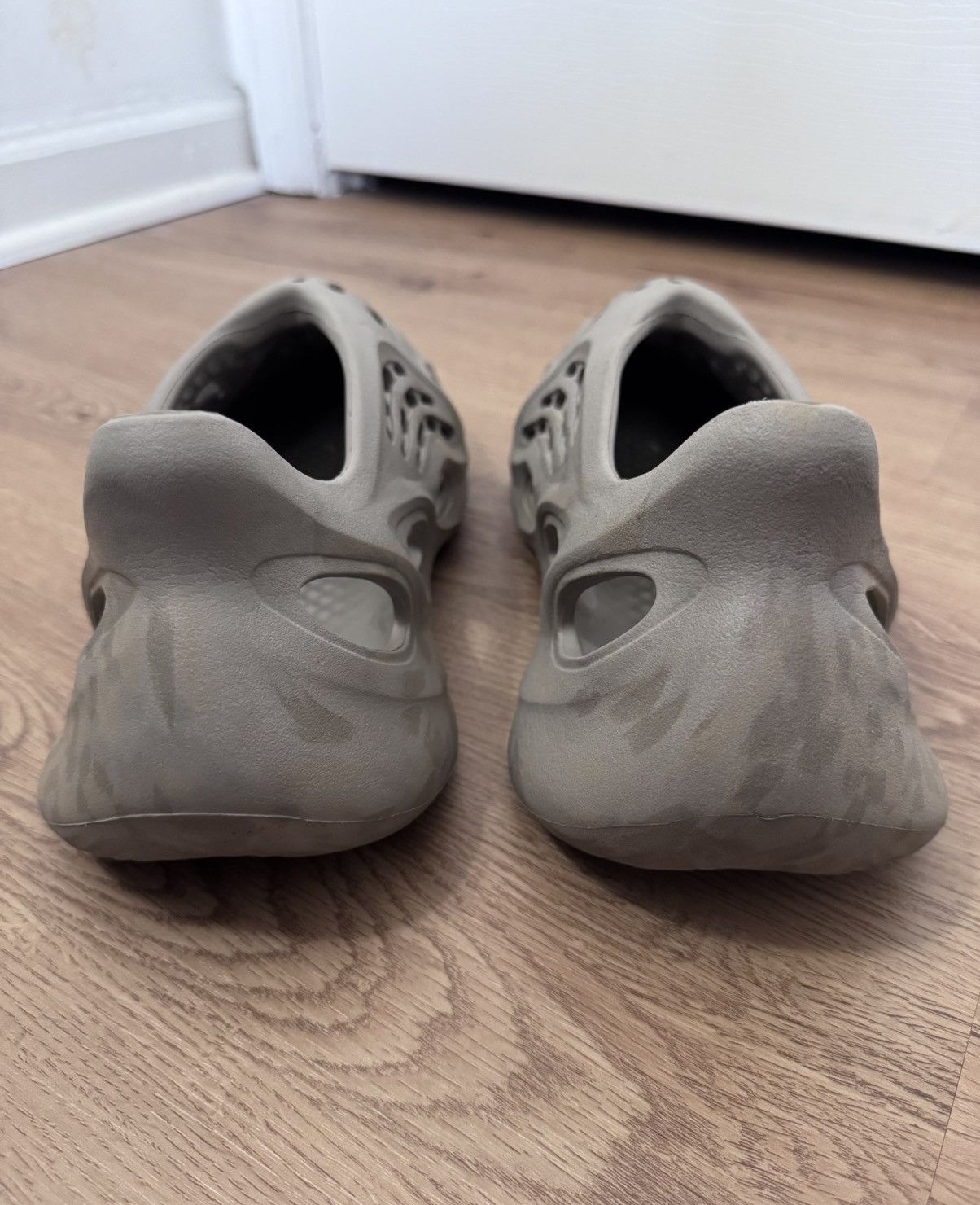 Adidas Adidas Yeezy Foam RNNR Stone Sage Size US 10 / EU 43 - 7 Thumbnail