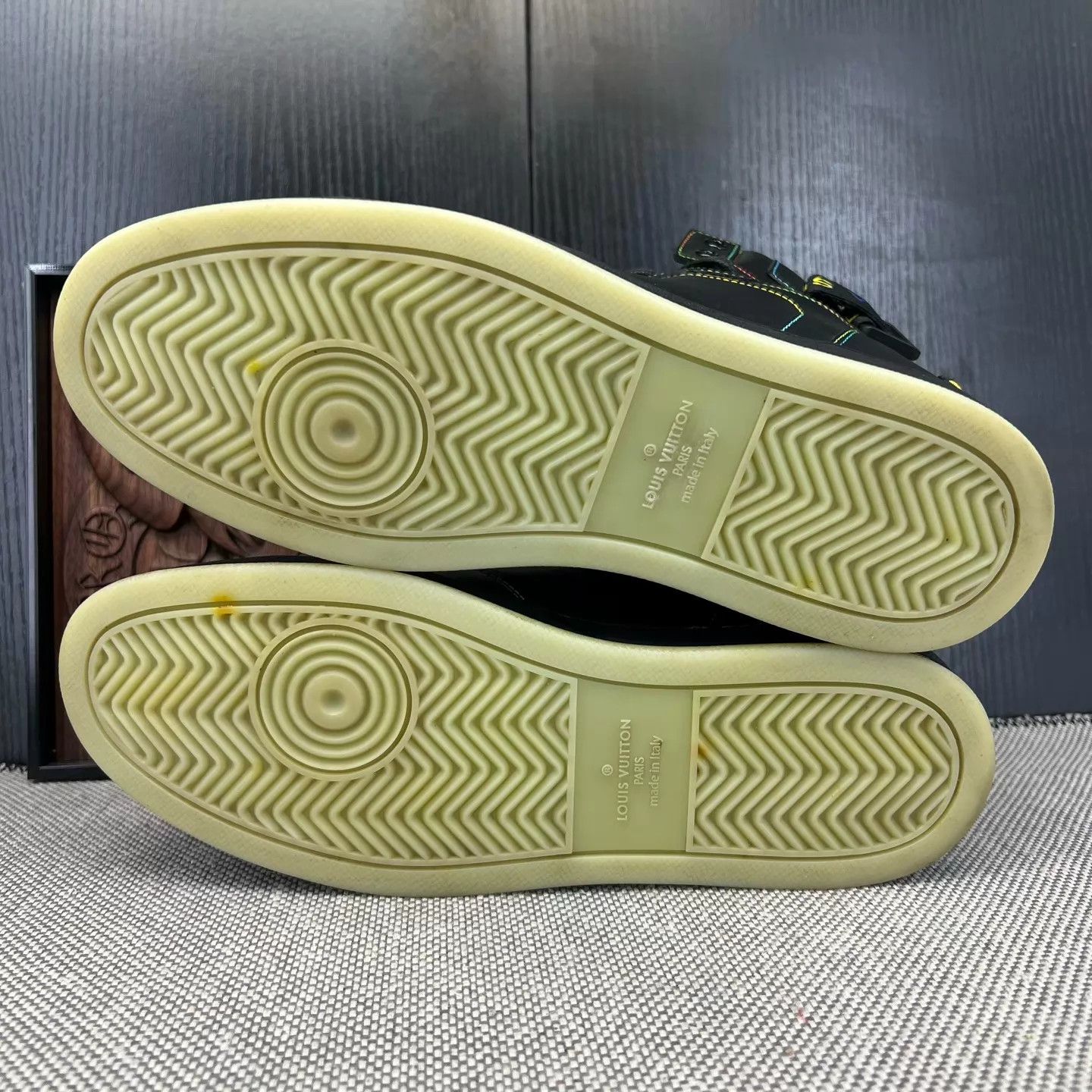 Louis Vuitton LV Rivoli Black Multicolor Sneaker 40.5 Like New Size US 7.5 / EU 40-41 - 8 Thumbnail