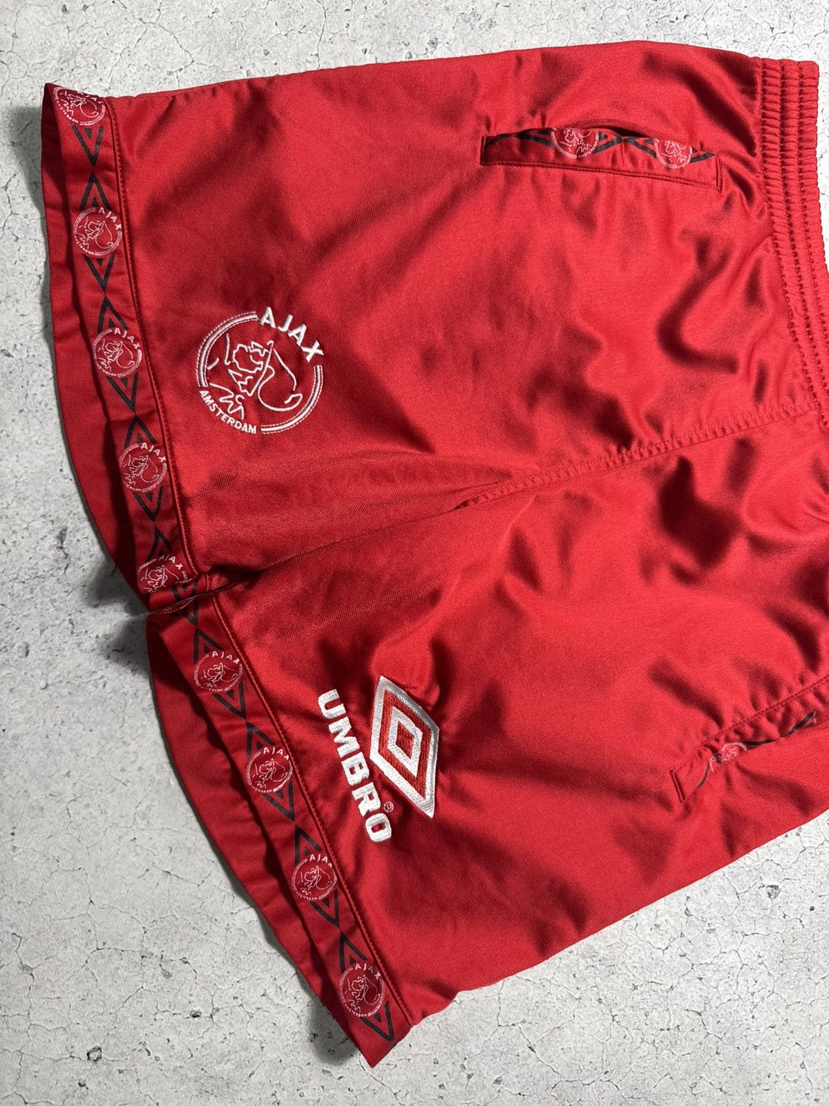 Umbro Umbro FC Ajax Vintage 90’s Football Shorts Soccer Size US 36 / EU 52 - 2 Thumbnail