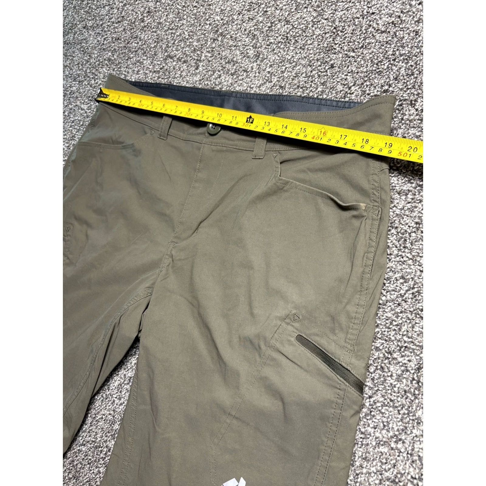 Eddie Bauer Eddie Bauer Cargo Shorts Mens 38 Green Nylon Spandex Quick Dry First Ascent Size US 38 / EU 54 - 3 Thumbnail