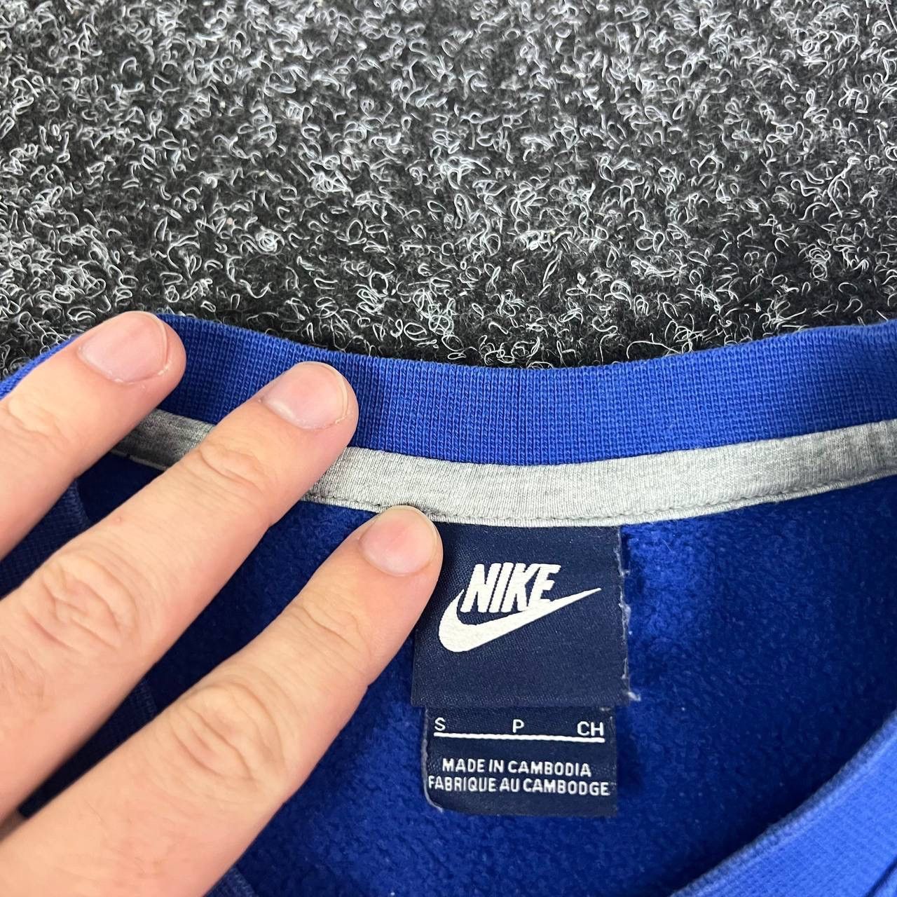 Nike Nike sweatshirt mini swoosh y2k style streetwear Size US S / EU 44-46 / 1 - 5 Thumbnail