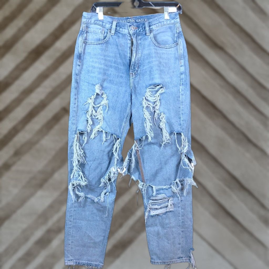 American Eagle Outfitters VINTAGE American Eagle Jeans Blue Denim High Rise Mom Distressed Thrashed 8 Womens Jeans Regular 30in 27in Inseam Womens Size 30" / US 8 / IT 44 - 1 Thumbnail