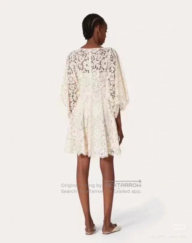 Valentino Valentino Heavy work full lace heavy work dress Size XS / US 0-2 / IT 36-38 - 7 Thumbnail