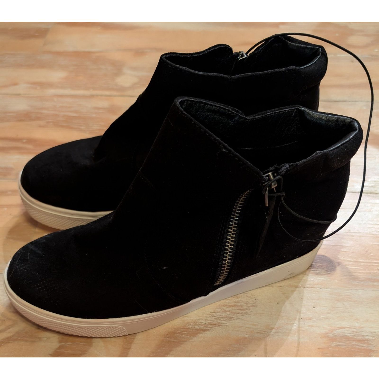 The Unbranded Brand Universal Thread Black Cindy Booties Faux Suede Women Size 8 Size US 8 / IT 38 - 3 Thumbnail