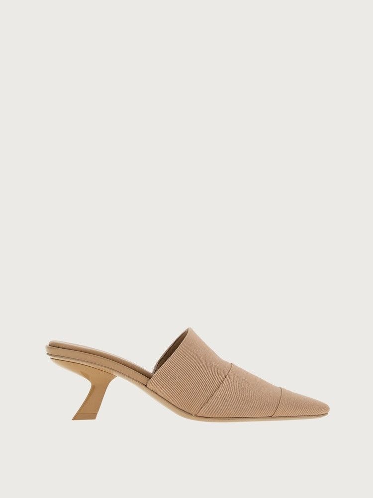 Salvatore Ferragamo o1y0426 Mules in Beige Size US 5 / IT 35 - 1 Thumbnail
