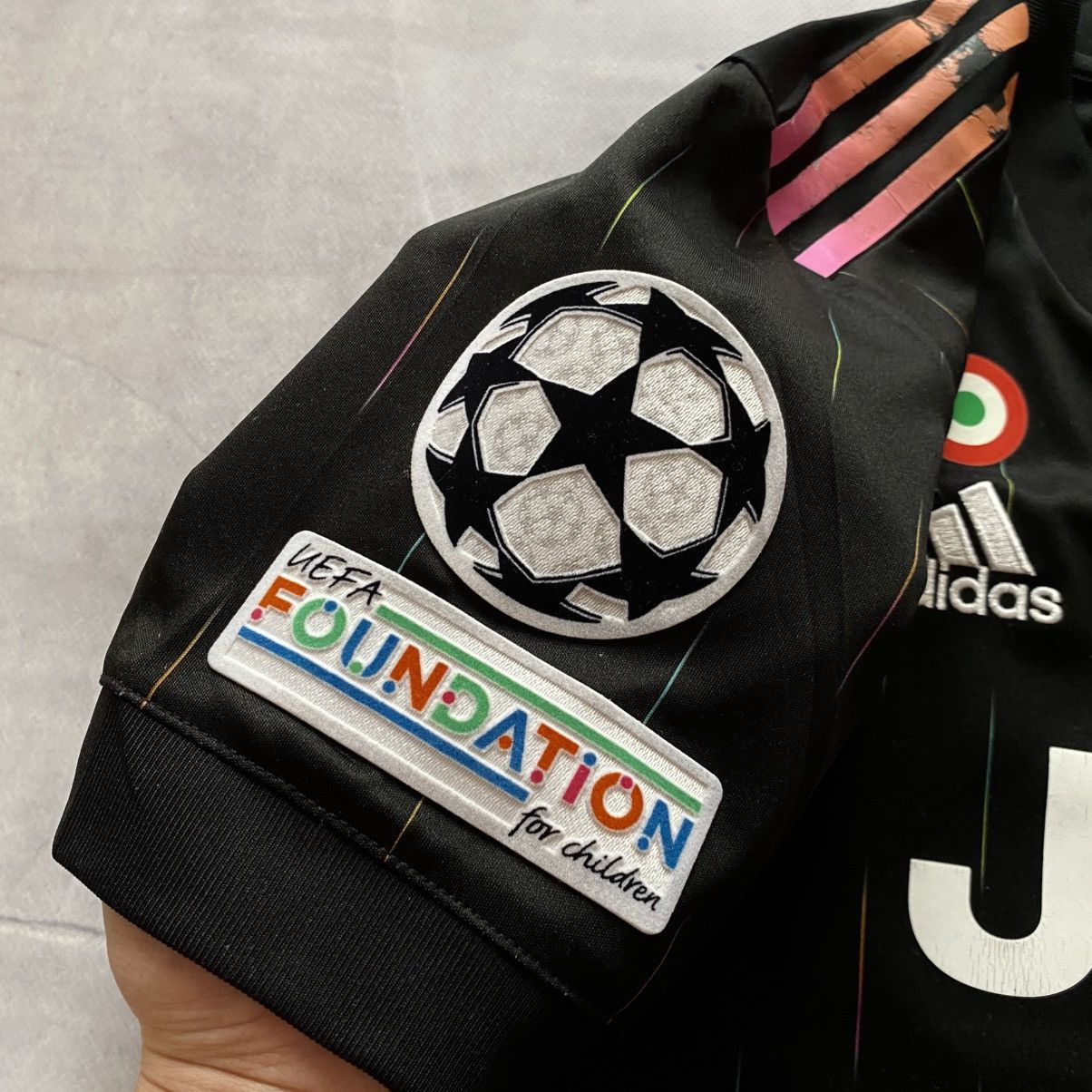 Adidas × Vintage Adidas Juventus 2021/22 Chiesa 22 UEFA Black Away Jersey Tee Size US S / EU 44-46 / 1 - 7 Thumbnail
